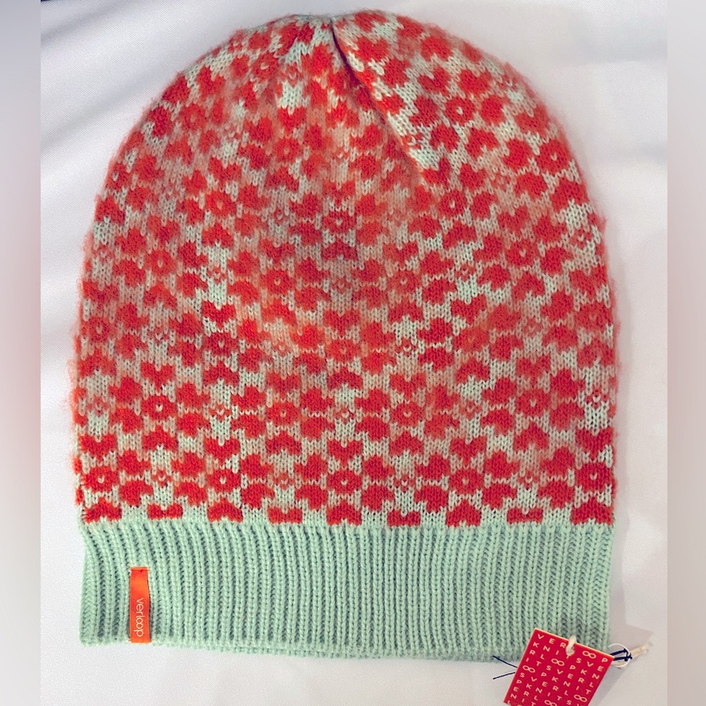Verloop - knit hat (brand new)